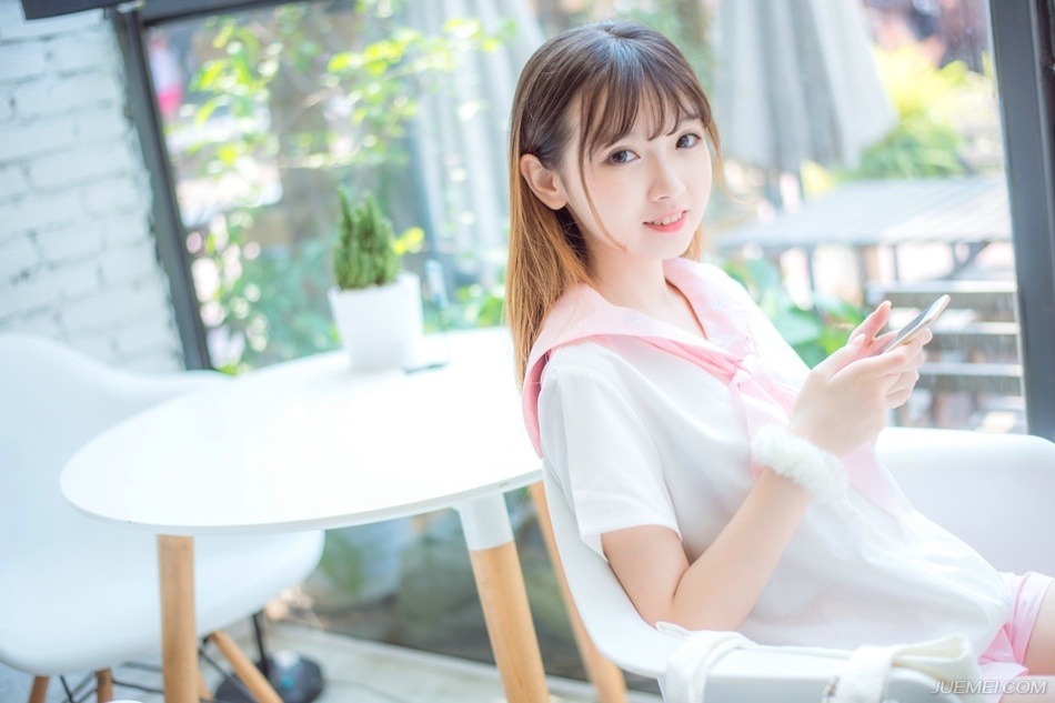 “这……”斥候苦涩的看了邓贤一眼。